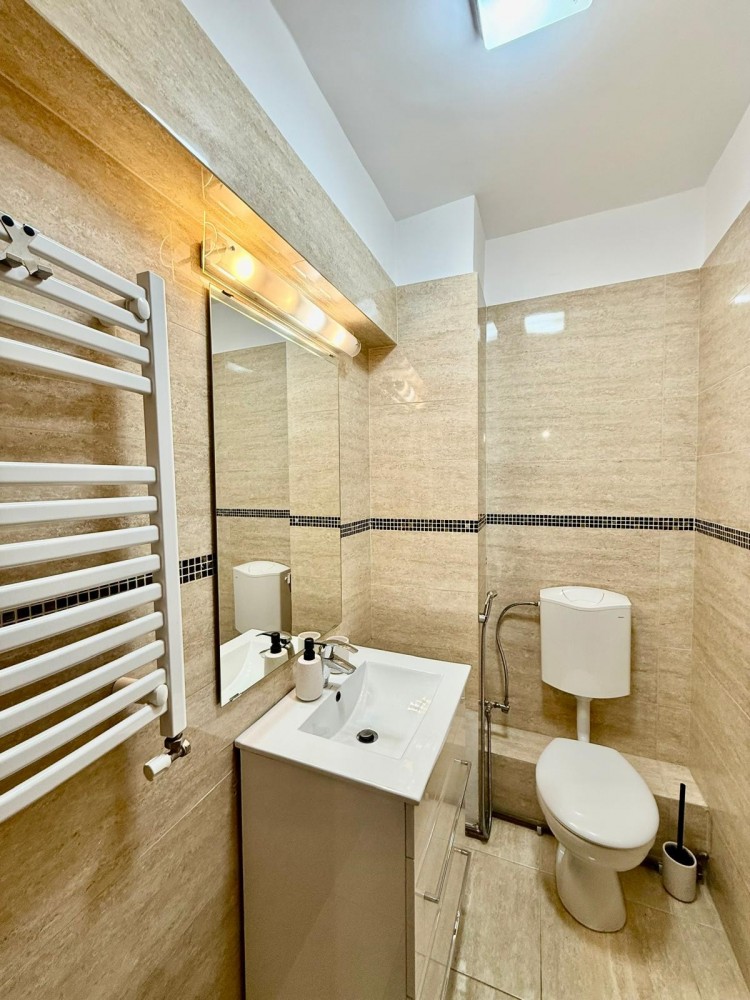 Apartament de inchiriat 3 camere zona Piata Romana, Bucuresti 100 mp