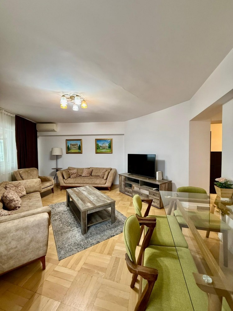 Apartament de inchiriat 3 camere zona Piata Romana, Bucuresti 100 mp