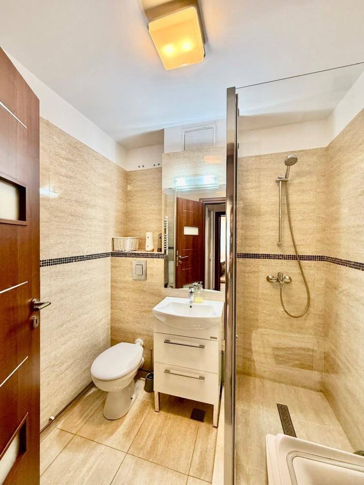 Apartament de inchiriat 3 camere zona Piata Romana, Bucuresti 100 mp