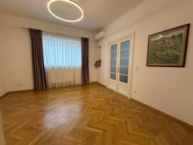 Apartment for rent 3 rooms Rosetti Square area, Bucharest 77 sqm