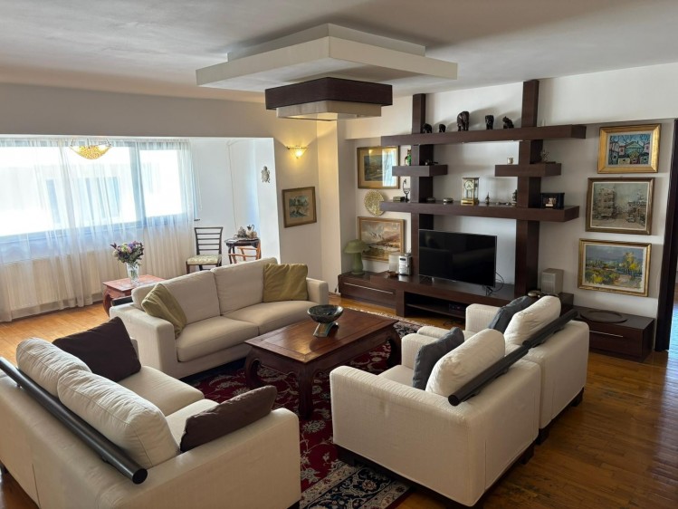 Apartment for rent 4 rooms Aviatorilor - Charles de Gaulle Bucharest 153 sqm