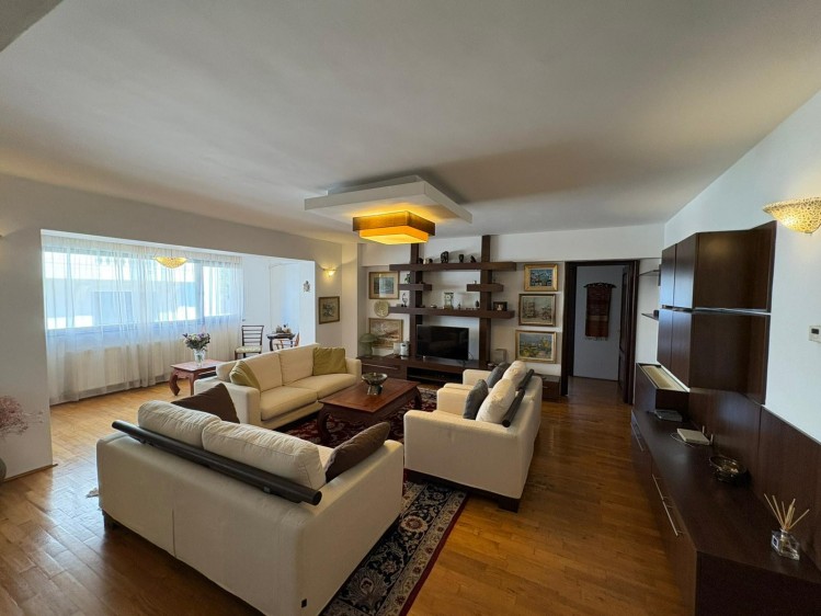Apartment for rent 4 rooms Aviatorilor - Charles de Gaulle Bucharest 153 sqm