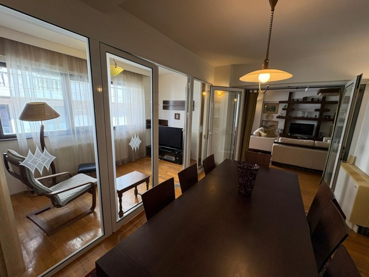 Apartment for rent 4 rooms Aviatorilor - Charles de Gaulle Bucharest 153 sqm