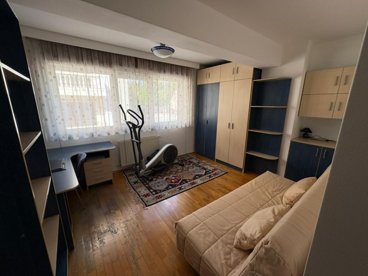 Apartment for rent 4 rooms Aviatorilor - Charles de Gaulle Bucharest 153 sqm