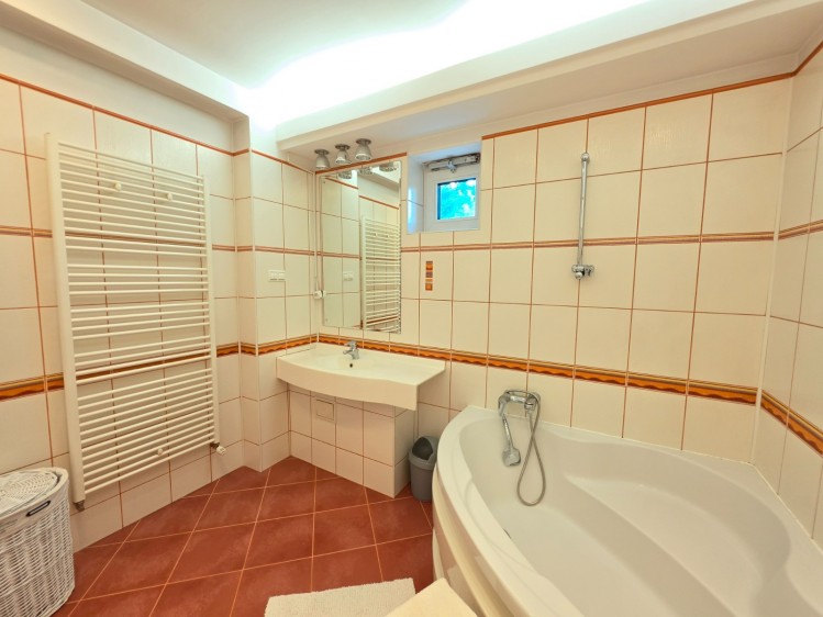 Apartament de inchiriat 4 camere zona Primaverii, Bucuresti 131.24 mp