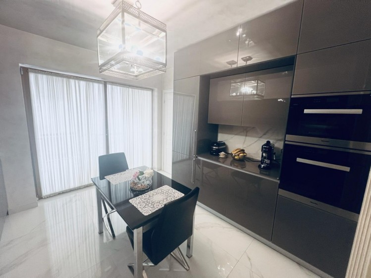 Apartament de inchiriat 4 camere zona Primaverii, Bucuresti 177 mp