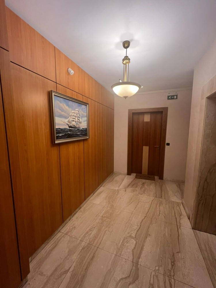 Apartament de inchiriat 4 camere zona Primaverii, Bucuresti 177 mp