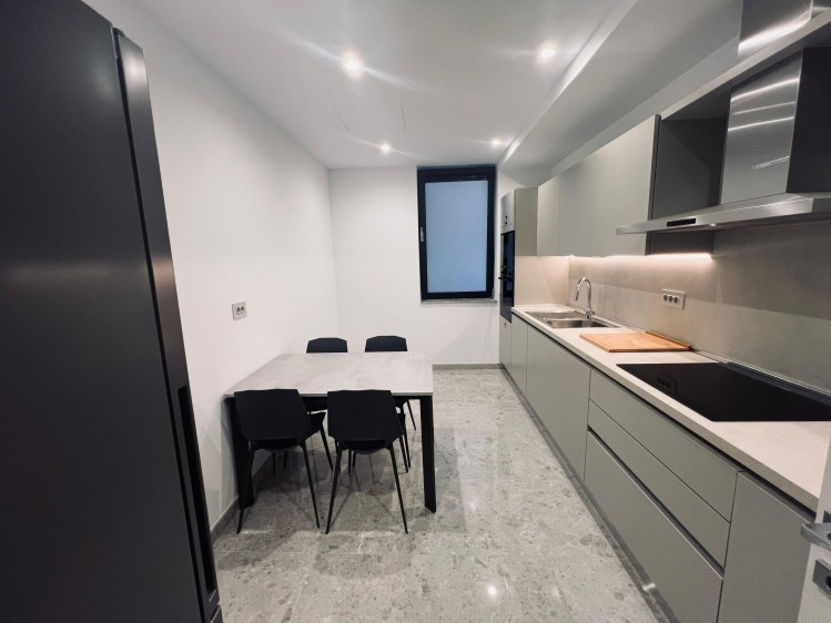 Apartament de inchiriat 4 camere zona Primaverii, Bucuresti