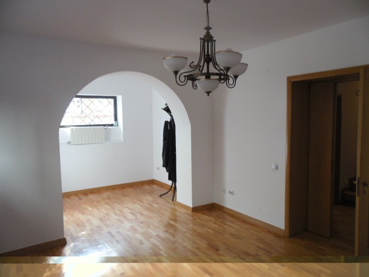 Apartament de inchiriat 6 camere zona Dorobanti, Bucuresti