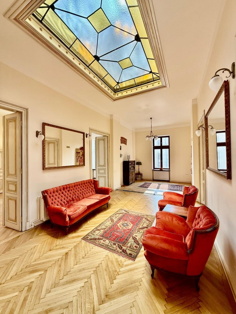 Apartament de inchiriat in vila 5 camere zona Piata Victoriei, Bucuresti
