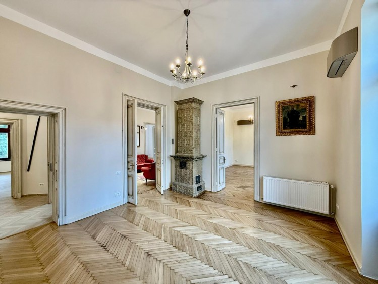 Apartament de inchiriat in vila 5 camere zona Piata Victoriei, Bucuresti