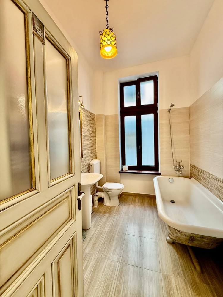 Apartament de inchiriat in vila 5 camere zona Piata Victoriei, Bucuresti