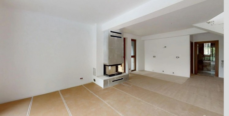 Apartment for sale 3 rooms, Sinaia area, Prahova county 111.6 sqm