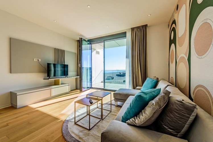 Apartament de vanzare 3 camere Mamaia Nord, vedere superba Marea Neagra, judetul Constanta