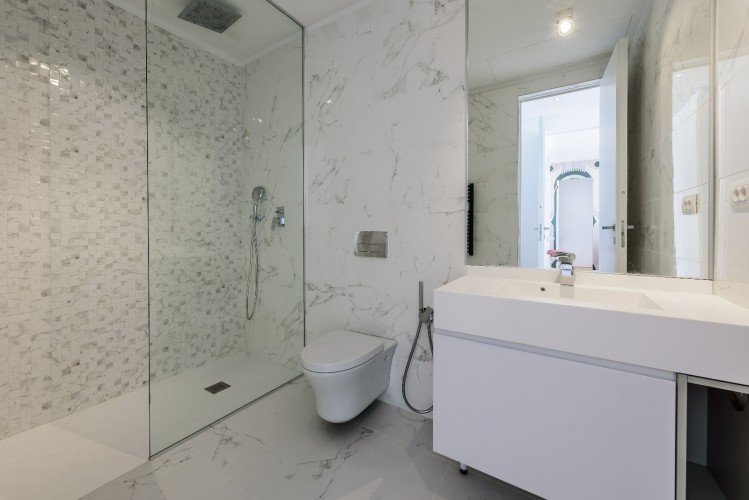 Apartament de vanzare 3 camere Mamaia Nord, vedere superba Marea Neagra, judetul Constanta