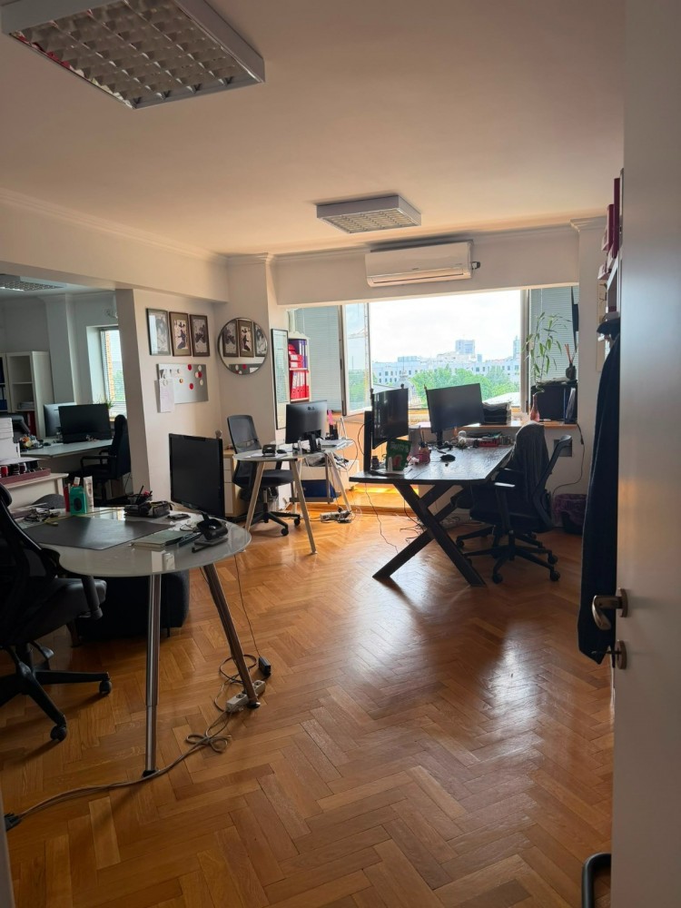 Apartament de vanzare 3 camere zona Calea Victoriei, Bucuresti 93 mp