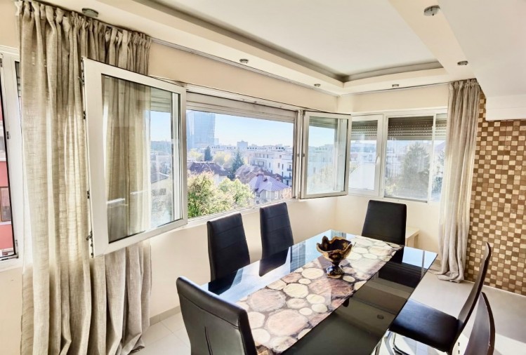 Apartament de vanzare 3 camere zona Dorobanti, Bucuresti 83 mp