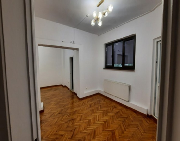 Apartment for sale 3 rooms Dorobanti area, Bucharest 85 sqm