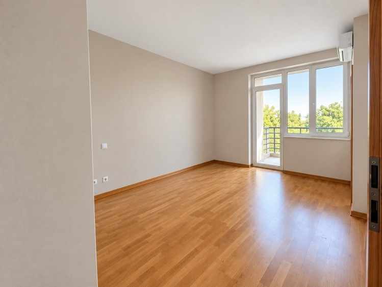Apartament de vanzare 3 camere zona Iancu Nicolae - Padurea Baneasa, Bucuresti 135 mp