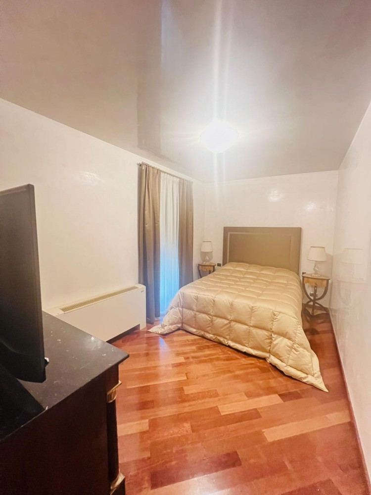 Apartament de vanzare 4 camere zona Primaverii, Bucuresti 177 mp