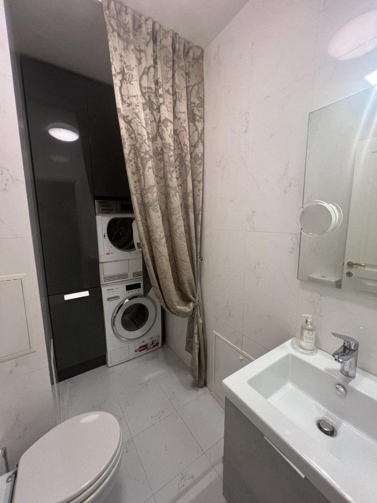 Apartament de vanzare 4 camere zona Primaverii, Bucuresti 177 mp