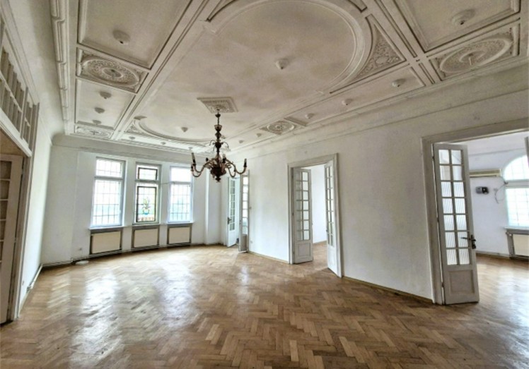 Apartament deosebit in vila interbelica &ndash; Ultracentral, zona Lascar Catargiu, Bucuresti