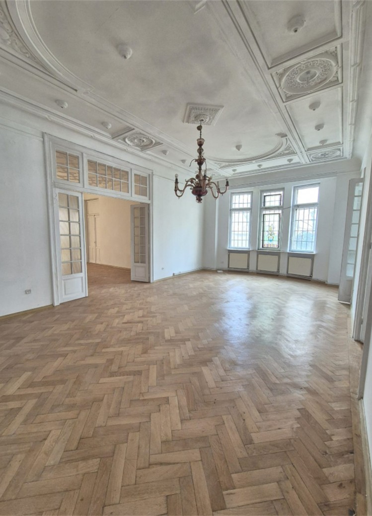 Apartament deosebit in vila interbelica &ndash; Ultracentral, zona Lascar Catargiu, Bucuresti