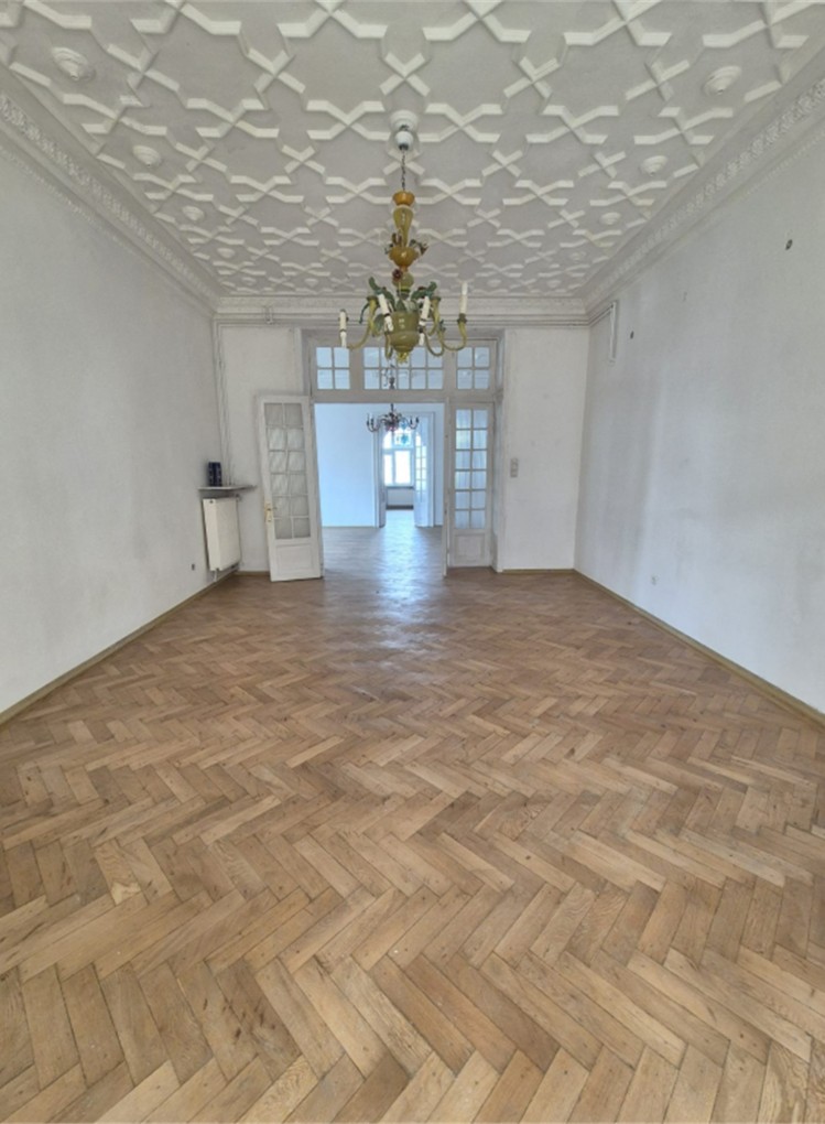 Apartament deosebit in vila interbelica &ndash; Ultracentral, zona Lascar Catargiu, Bucuresti