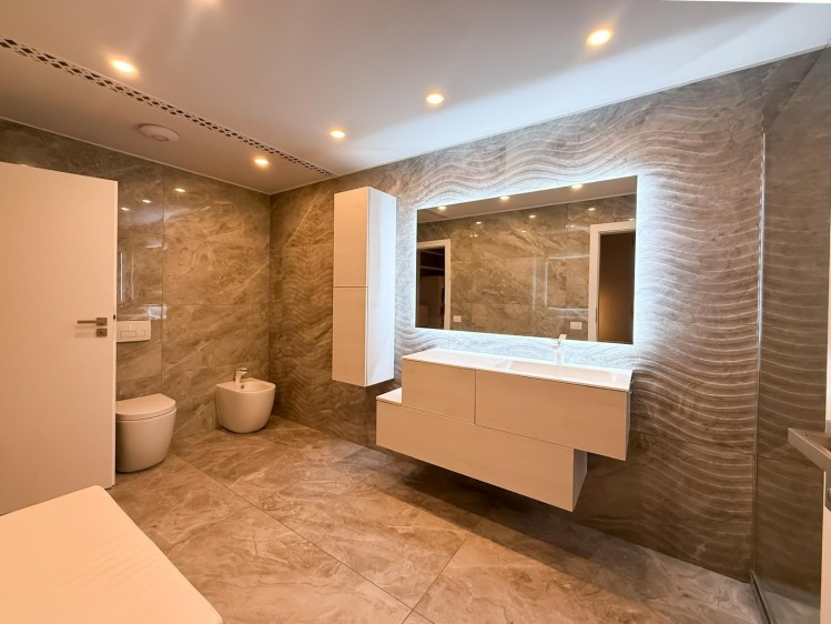 Apartament exclusivist 4 camere cu vedere la lac zona Barbu Vacarescu, Bucuresti