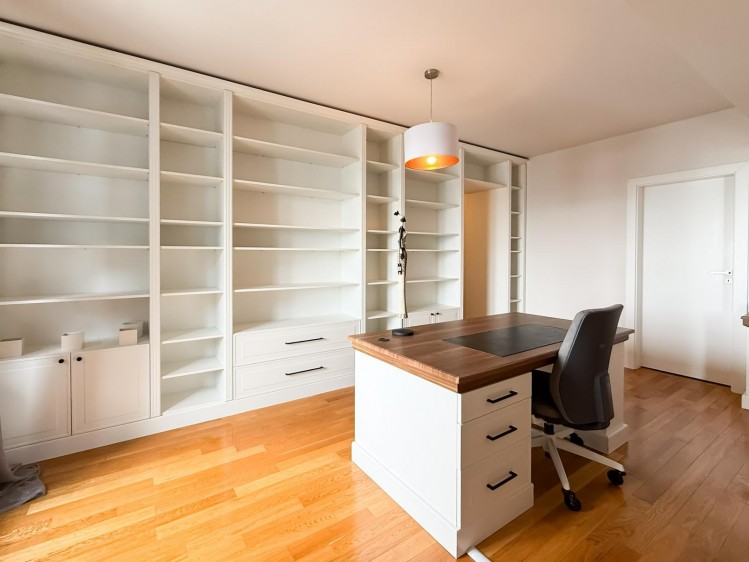 Apartament exclusivist 4 camere cu vedere la lac zona Barbu Vacarescu, Bucuresti