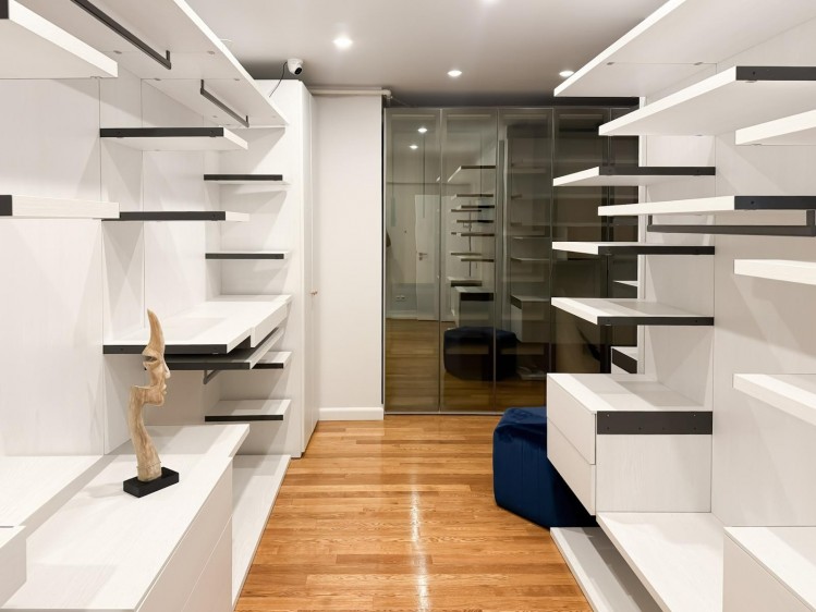 Apartament exclusivist 4 camere cu vedere la lac zona Barbu Vacarescu, Bucuresti