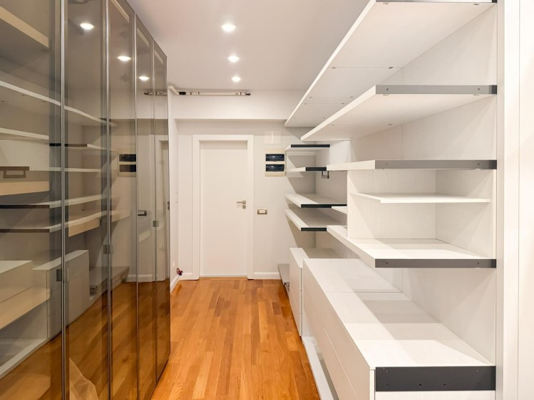 Apartament exclusivist 4 camere cu vedere la lac zona Barbu Vacarescu, Bucuresti