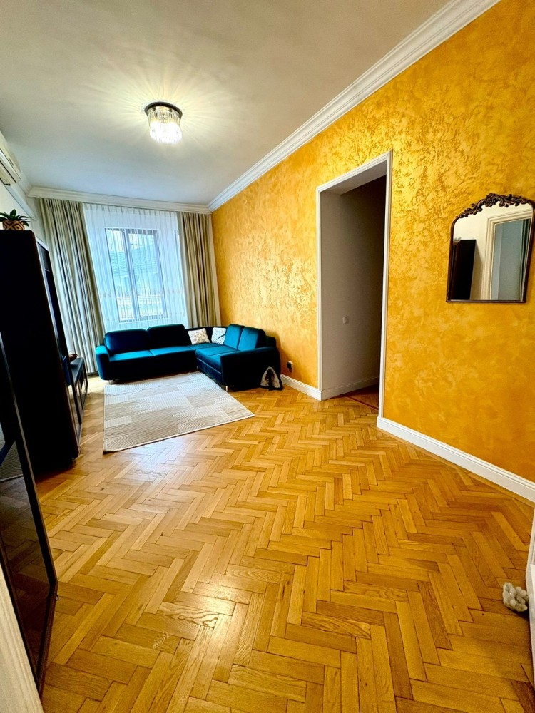 Apartament in vila de vanzare 4 camere zona Universitate - Coltei, Bucuresti 118 mp