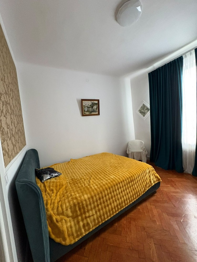 Apartament in vila de vanzare 4 camere zona Universitate - Coltei, Bucuresti 118 mp