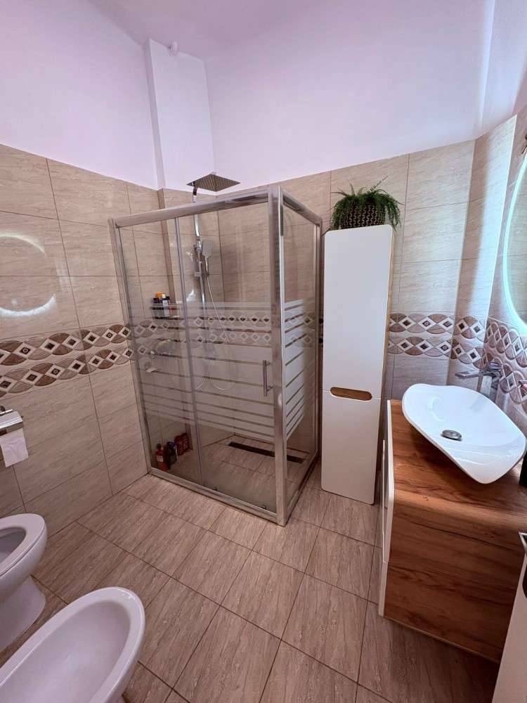 Apartament in vila de vanzare 4 camere zona Universitate - Coltei, Bucuresti 118 mp