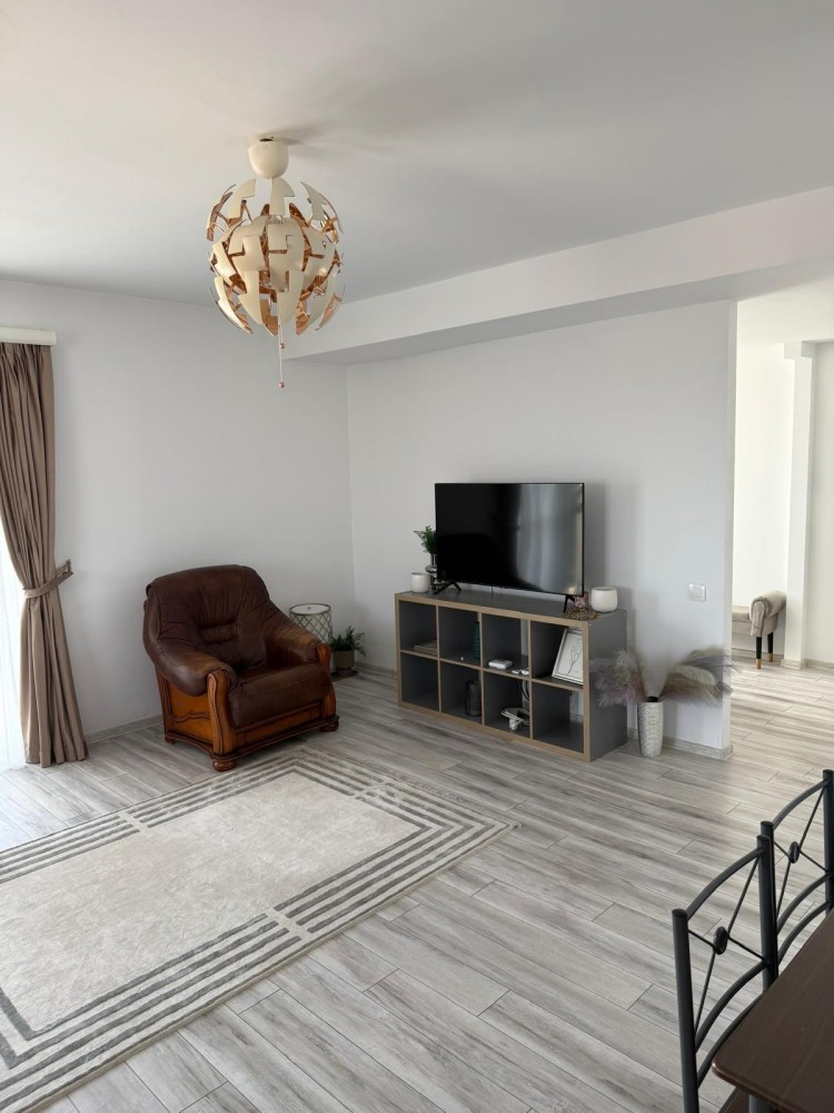 Apartament luminos de inchiriat 2 camere plus birou si 2 terase zona Pipera - OMW, Bucuresti