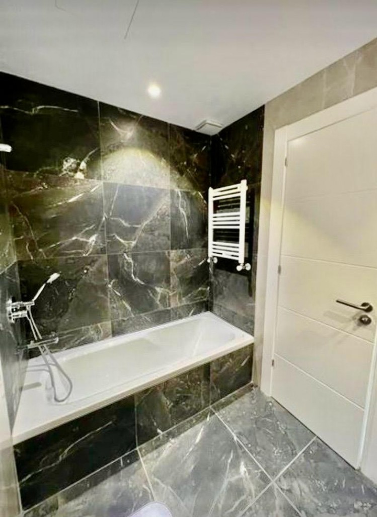 Apartament nou cu 4 camere in complex cu piscina-Pipera-Padurea Baneasa