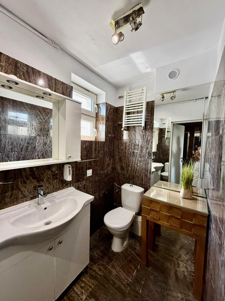 Apartament special tip duplex de inchiriat 3 camere zona Sala Palatului, Bucuresti