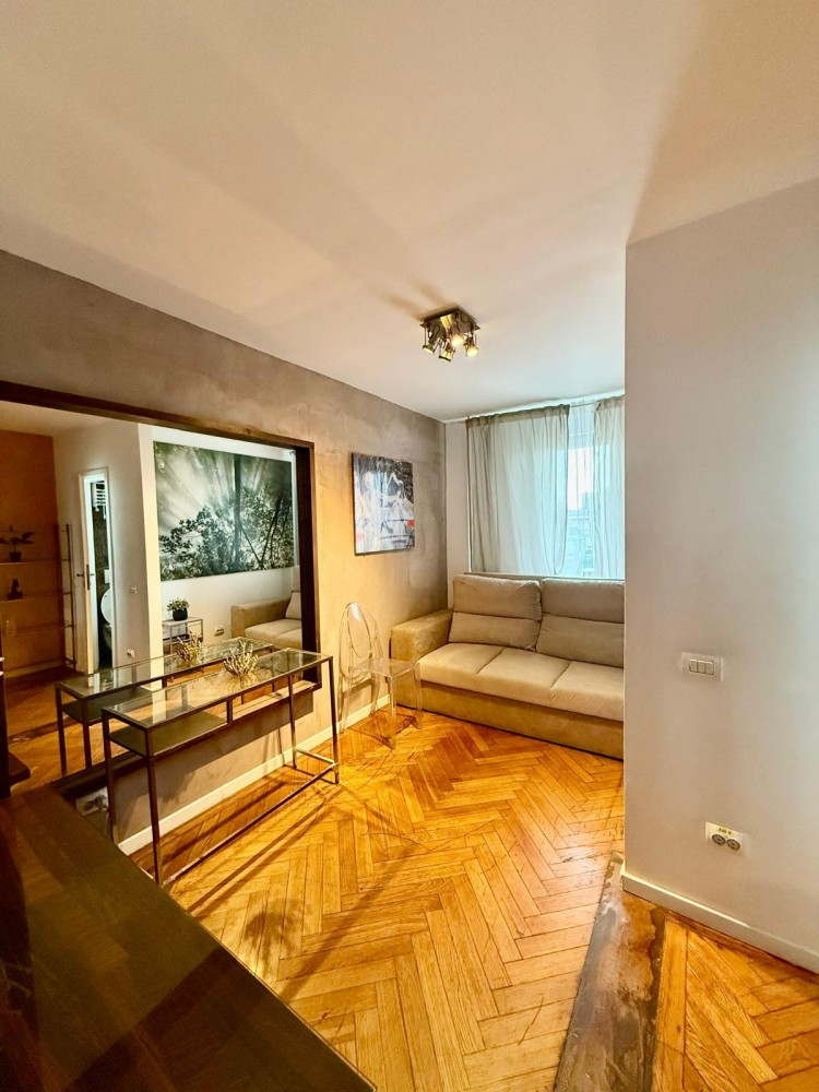 Apartament special tip duplex de inchiriat 3 camere zona Sala Palatului, Bucuresti