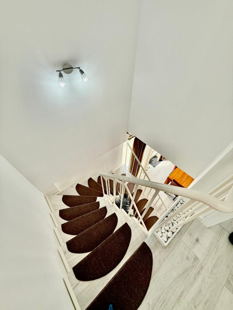 Apartament tip duplex de inchiriat 3 camere zona Aviatiei - Pipera, Bucuresti
