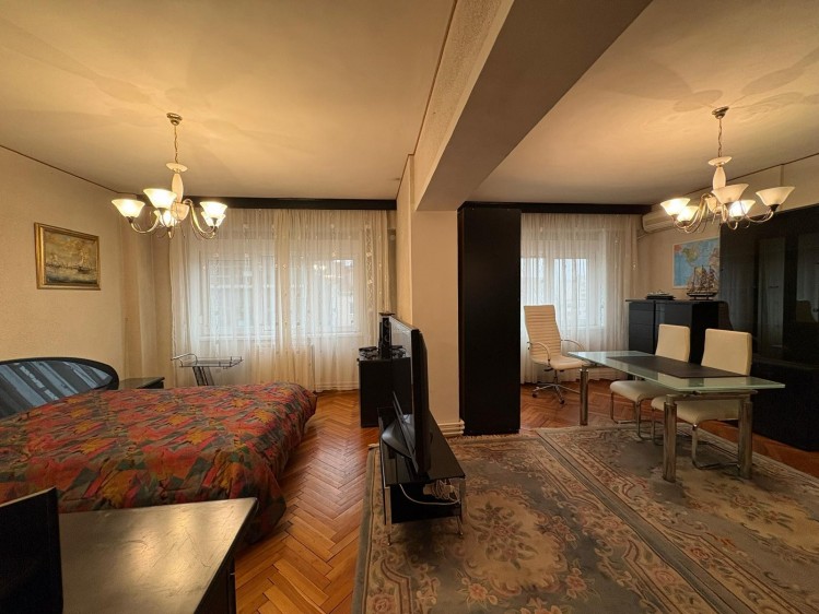 Apartament tip duplex de vanzare 6 camere zona Batistei, Bucuresti
