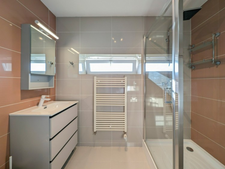 Apartament tip penthouse de inchiriat 3 camere, 2 terase si 2 locuri de parcare, zona Pipera, Bucuresti, 123 mp