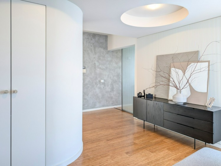 Apartament tip penthouse de inchiriat 3 camere, 2 terase si 2 locuri de parcare, zona Pipera, Bucuresti, 123 mp