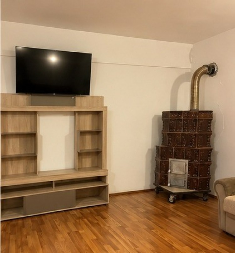 Casa de vanzare 3 camere cu spatiu comercial si curte zona Aviatiei, Bucuresti