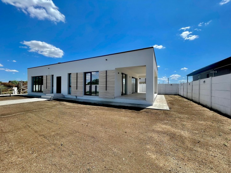 Single-story Mediterranean-style house with 4 rooms in the Corbeanca area, Ilfov County