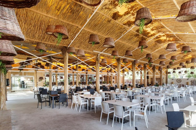 Hotel complex for sale in the seaside resort of Mamaia, Constanța County