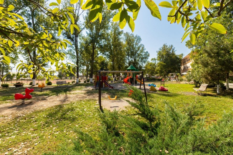 Hotel complex for sale in the seaside resort of Mamaia, Constanța County