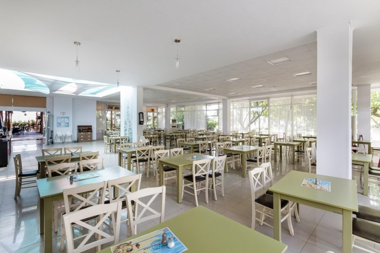 Hotel complex for sale in the seaside resort of Mamaia, Constanța County