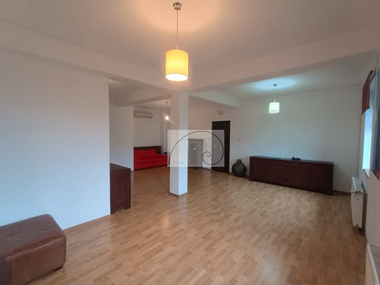 Duplex in vila de inchiriat 5 camere zona Foisorul de Foc, Bucuresti