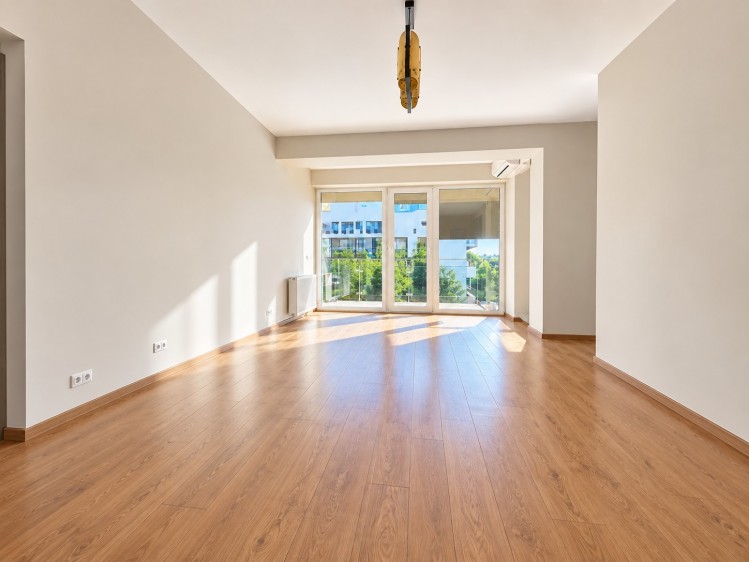 Bright 4-room duplex in Iancu Nicolae area, near the forest and International Schools, Bucharest